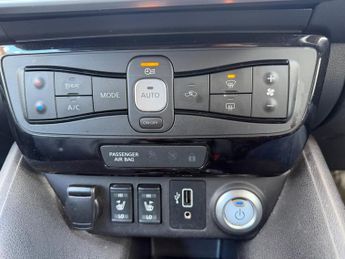 Nissan Leaf 40kWh Tekna Auto 5dr