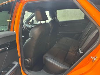MG MG4 64kWh Trophy Long Range Auto 5dr