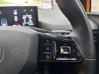 MG MG4 64kWh Trophy Long Range Auto 5dr