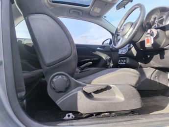 Vauxhall ADAM 1.4i GLAM Euro 6 3dr