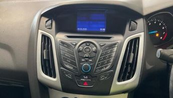 Ford Focus 1.0T EcoBoost Zetec Navigator Euro 5 (s/s) 5dr