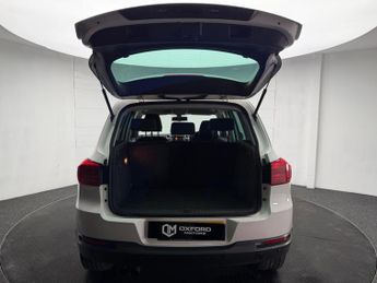 Volkswagen Tiguan 2.0 TDI BlueMotion Tech Match 4WD Euro 5 (s/s) 5dr