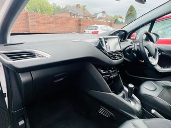 Peugeot 208 1.6 e-HDi Feline EGC Euro 5 (s/s) 5dr (Nav)