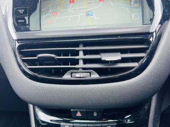 Peugeot 208 1.6 e-HDi Feline EGC Euro 5 (s/s) 5dr (Nav)