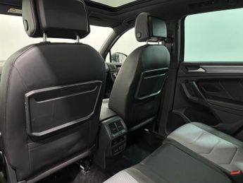 Volkswagen Tiguan 2.0 TDI R-Line Tech DSG 4Motion Euro 6 (s/s) 5dr