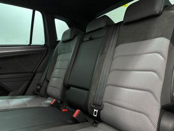 Volkswagen Tiguan 2.0 TDI R-Line Tech DSG 4Motion Euro 6 (s/s) 5dr