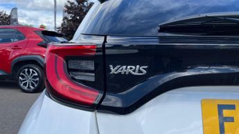 Toyota Yaris 1.5 VVT-h Design E-CVT Euro 6 (s/s) 5dr
