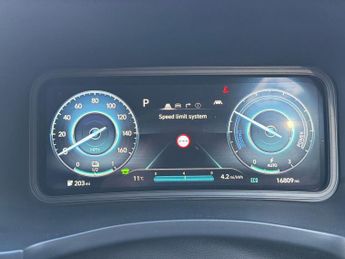 Hyundai Kona 64kWh Ultimate SUV 5dr Electric Auto (10.5kW Charger) (204 ps)