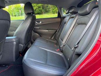 Hyundai Kona 64kWh Ultimate SUV 5dr Electric Auto (10.5kW Charger) (204 ps)