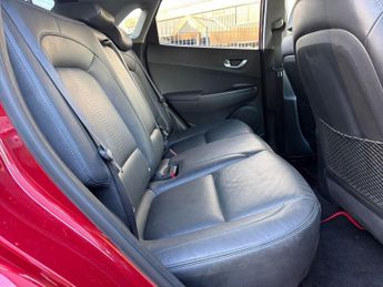 Hyundai Kona 64kWh Ultimate SUV 5dr Electric Auto (10.5kW Charger) (204 ps)