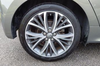 Toyota Yaris 1.5 VVT-h Excel E-CVT Euro 6 (s/s) 5dr