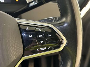 Volkswagen ID.3 Pro 58kWh Life Hatchback 5dr Electric Auto (145 ps)