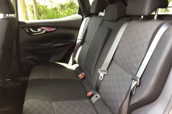 Nissan Qashqai 1.2 DiG-T N-Connecta 5dr Xtronic