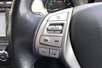 Nissan Qashqai 1.2 DiG-T N-Connecta 5dr Xtronic