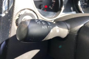 Nissan Qashqai 1.2 DiG-T N-Connecta 5dr Xtronic