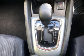 Nissan Qashqai 1.2 DiG-T N-Connecta 5dr Xtronic