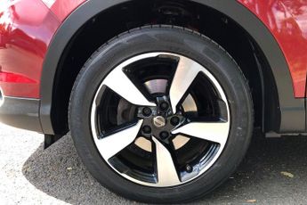 Nissan Qashqai 1.2 DiG-T N-Connecta 5dr Xtronic