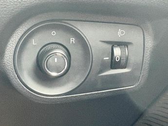 MG MG4 64kWh SE Long Range Auto 5dr