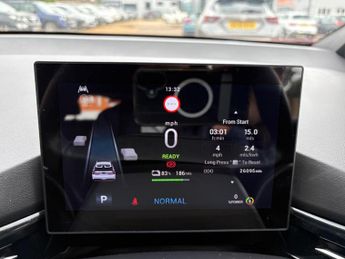 MG MG4 64kWh SE Long Range Auto 5dr
