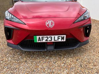MG MG4 64kWh SE Long Range Auto 5dr