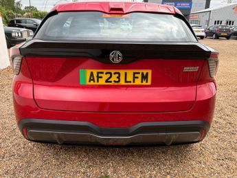 MG MG4 64kWh SE Long Range Auto 5dr