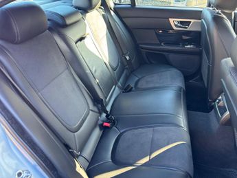 Jaguar XF 2.2d R-Sport Auto Euro 5 (s/s) 4dr
