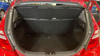 Hyundai i30 1.4 ES Euro 4 5dr