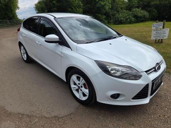 Ford Focus 1.0T EcoBoost Zetec Euro 5 (s/s) 5dr