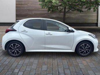 Toyota Yaris 1.5 VVT-h Design Hatchback 5dr Petrol Hybrid E-CVT Euro 6 (s/s) 