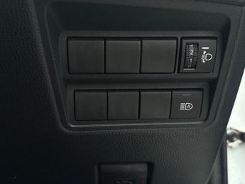 Toyota Yaris 1.5 VVT-h Design Hatchback 5dr Petrol Hybrid E-CVT Euro 6 (s/s) 