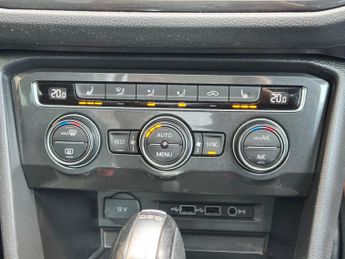 Volkswagen Tiguan 2.0 TDI SEL DSG Euro 6 (s/s) 5dr