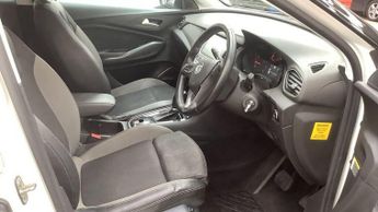 Vauxhall Grandland X 1.2 Turbo SRi Nav Auto Euro 6 (s/s) 5dr