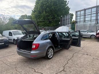 Skoda Superb 2.0 TDI Elegance Euro 5 5dr