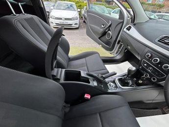 Renault Megane 1.6 16V Dynamique TomTom Euro 5 3dr
