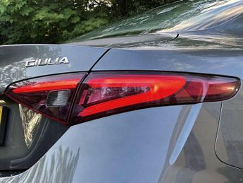 Alfa Romeo Giulia 2.2 TD Super Auto Euro 6 (s/s) 4dr