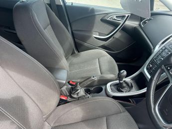 Vauxhall Astra 2.0 CDTi SRi Sports Tourer Euro 5 (s/s) 5dr