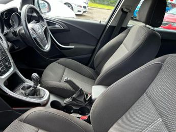 Vauxhall Astra 2.0 CDTi SRi Sports Tourer Euro 5 (s/s) 5dr