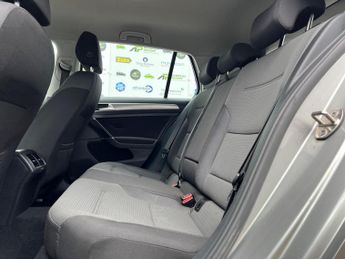 Volkswagen Golf 1.6 TDI BlueMotion Tech Match DSG Euro 5 (s/s) 5dr