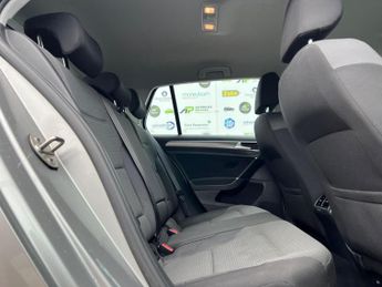 Volkswagen Golf 1.6 TDI BlueMotion Tech Match DSG Euro 5 (s/s) 5dr