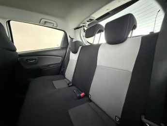 Toyota Yaris 1.5 VVT-h Icon Tech E-CVT Euro 6 (s/s) 5dr