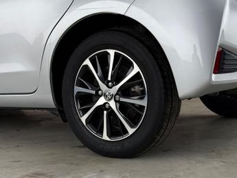 Toyota Yaris 1.5 VVT-h Icon Tech E-CVT Euro 6 (s/s) 5dr