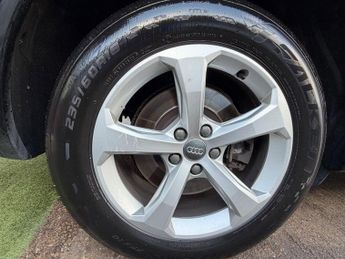 Audi Q5 2.0 TDI Sport SUV 5dr Diesel S Tronic quattro Euro 6 (s/s) (190 