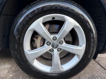 Audi Q5 2.0 TDI Sport SUV 5dr Diesel S Tronic quattro Euro 6 (s/s) (190 