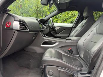 Jaguar F-PACE 2.0 D180 R-Sport Auto AWD Euro 6 (s/s) 5dr