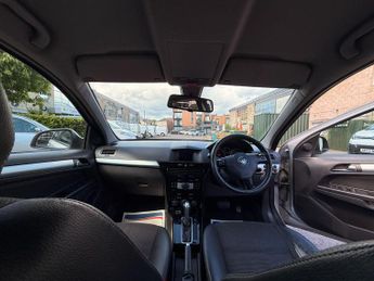 Vauxhall Astra 1.8i 16v Design 5dr