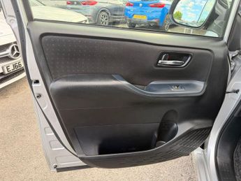 Toyota Voxy 1.8 Petrol/Hybrid 7 SeaterAuto 5dr