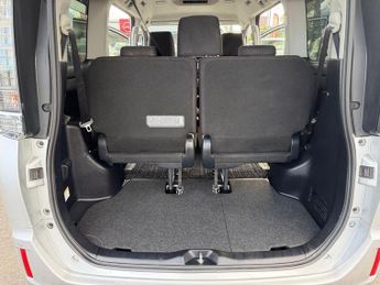 Toyota Voxy 1.8 Petrol/Hybrid 7 SeaterAuto 5dr