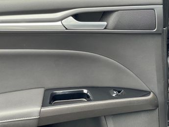 Ford Mondeo 2.0T EcoBoost Titanium Auto Euro 6 (s/s) 5dr