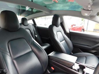 Tesla Model 3 Standard Range Plus Auto RWD 4dr