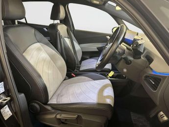 Volkswagen ID.3 Pro 58kWh Family Hatchback 5dr Electric Auto (145 ps)
